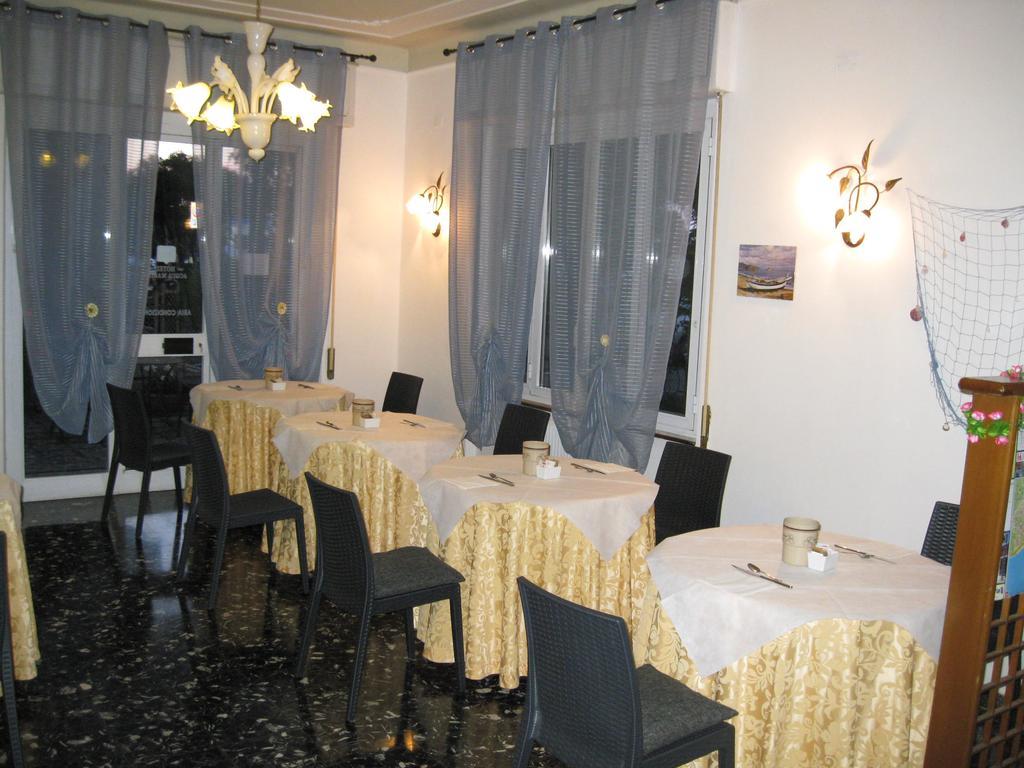 Hotel Acqua Marina Albissola Marina Ngoại thất bức ảnh
