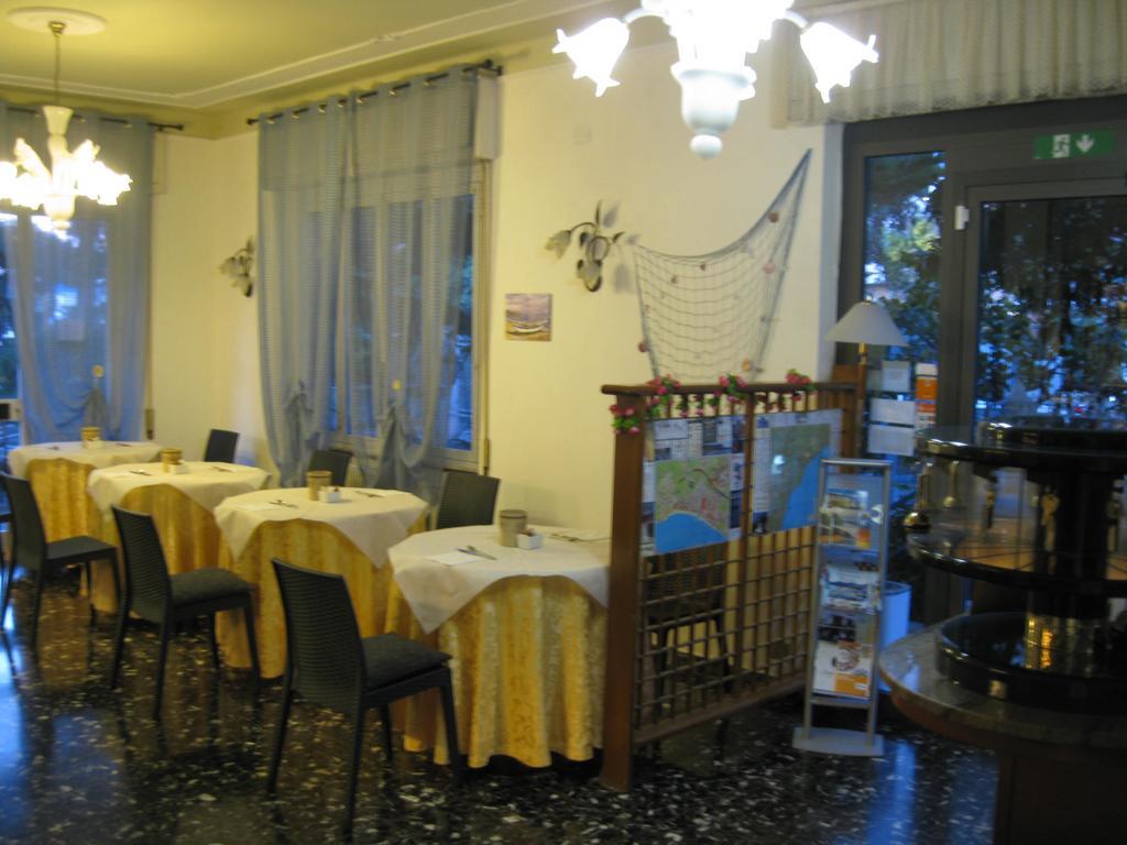 Hotel Acqua Marina Albissola Marina Ngoại thất bức ảnh